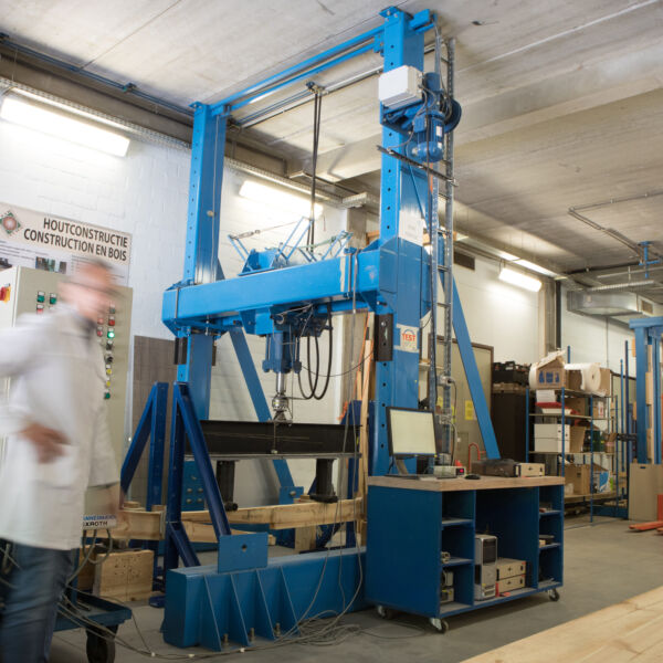 Portique d'essai- laboratoire mécanique WOOD.BE